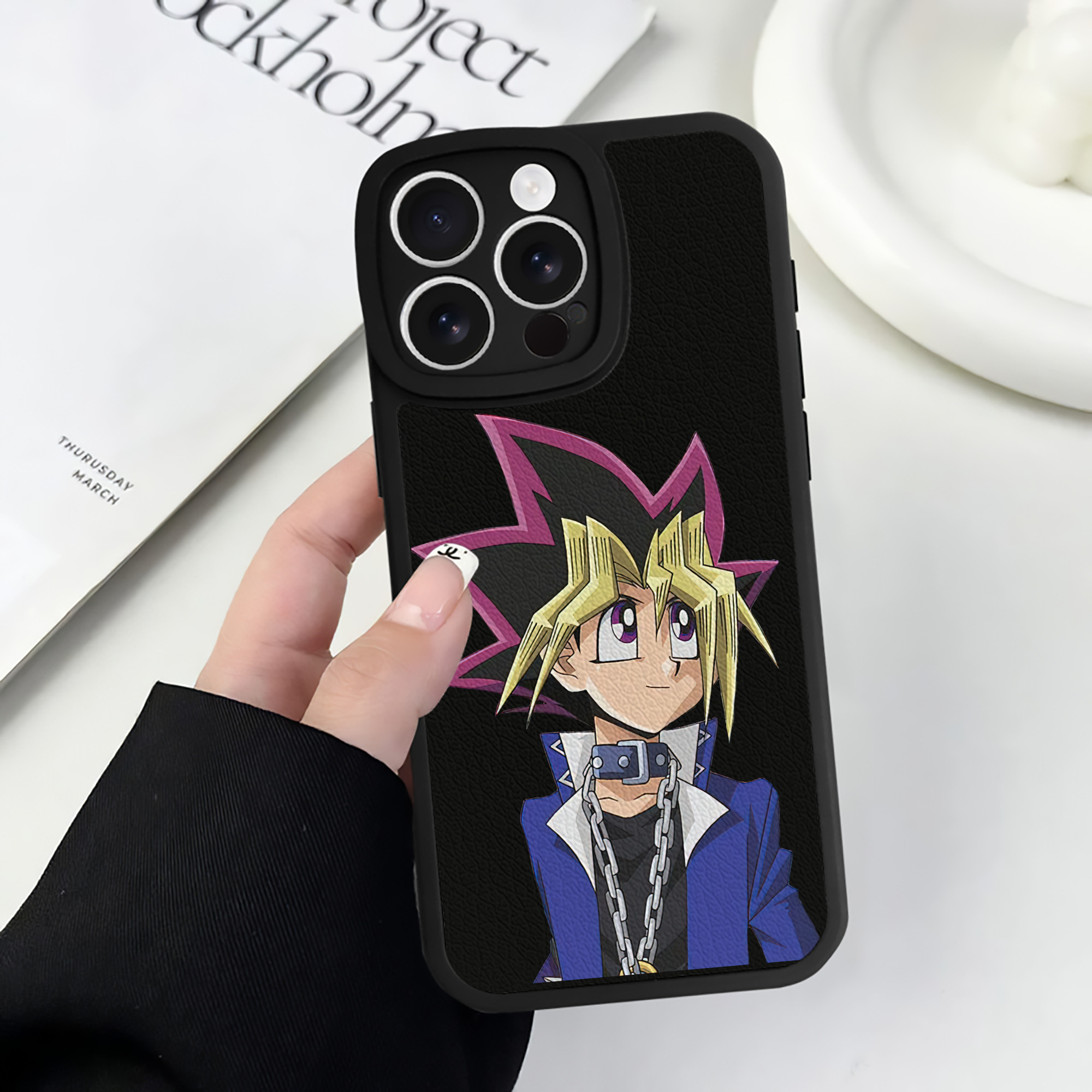 遊☆戯☆王 Yu-Gi-Oh! 【iPhone 16シリーズ対応】シリコンスマホケース（レザー調） 材質：シリコン